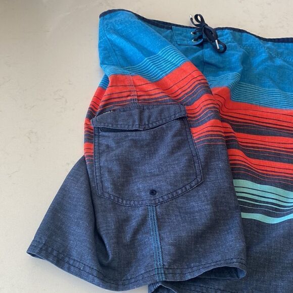 O'Neill Striped Boardshorts  Men's Size 32 Multi Colored Swim Shorts Summer Wear - Picture 6 of 11